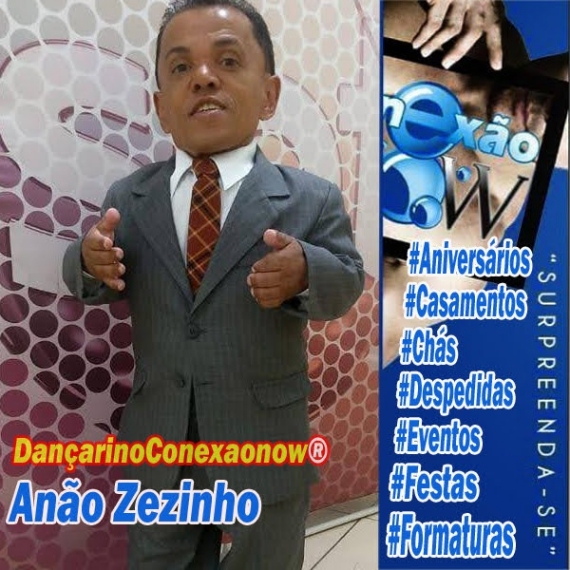 Anão vestindo de roupa social